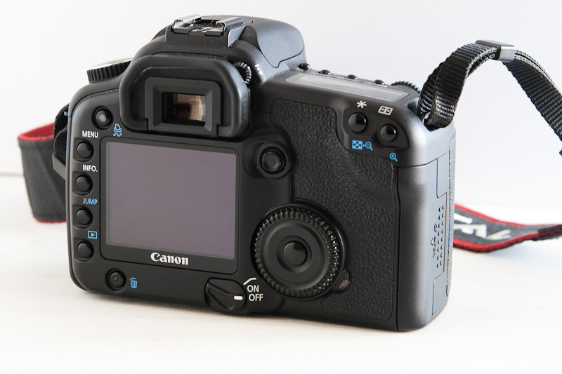 eos-30D-2.jpg