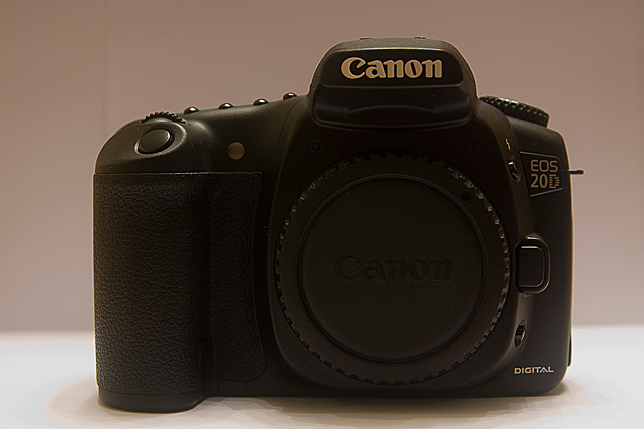 eos20dfronte 2rid.jpg