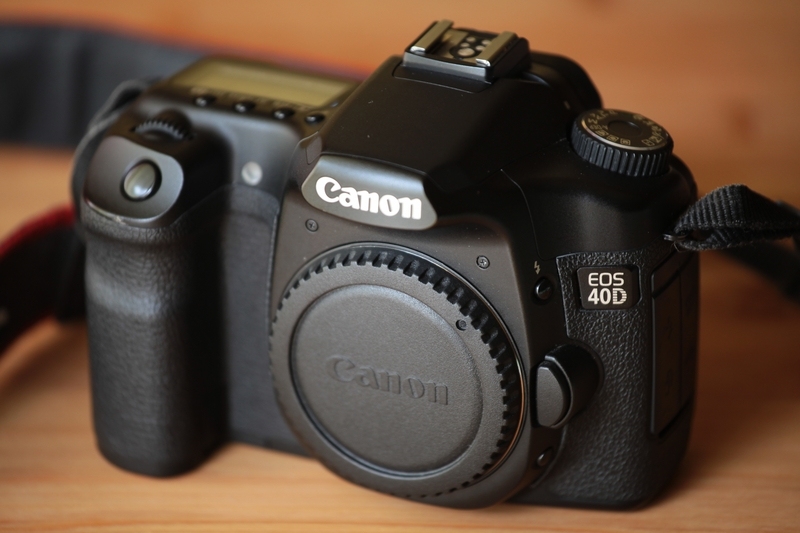 Eos40Dfront_r.jpg