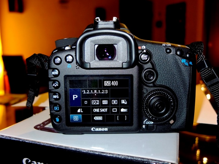 EOS7D2.jpg