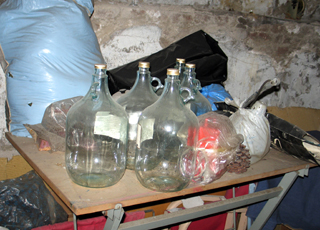 fiaschiVuoti -2-.jpg