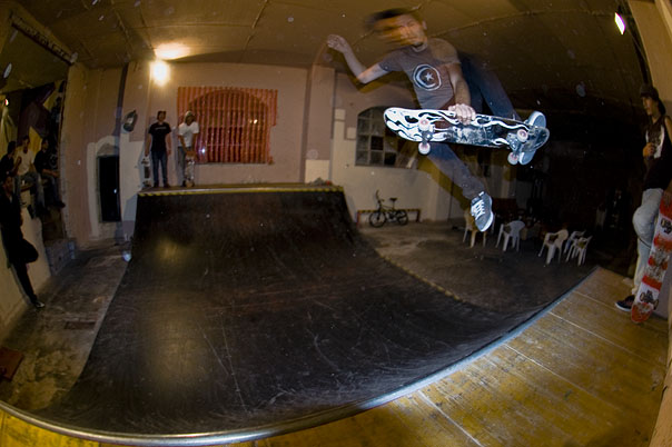 flo boneless.jpg