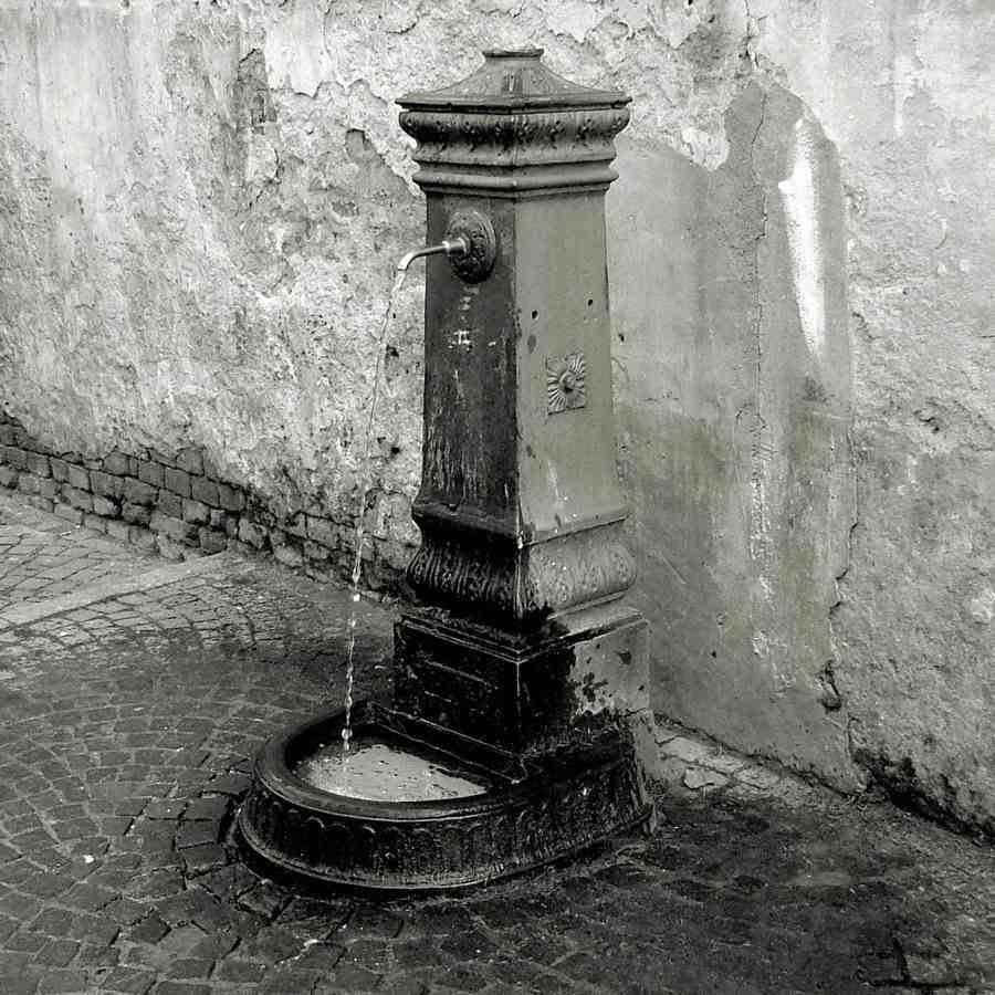 Fontanella(bw)2.jpg