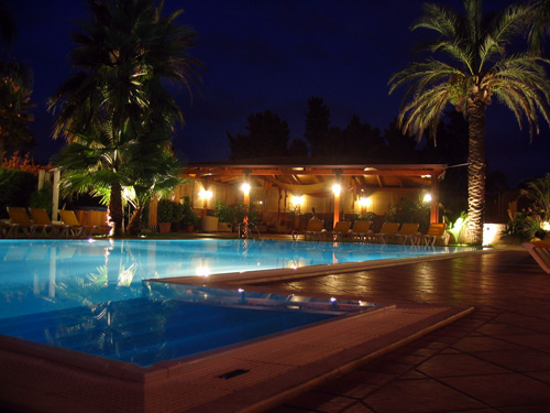 foto-piscina-per-locandine.JPG