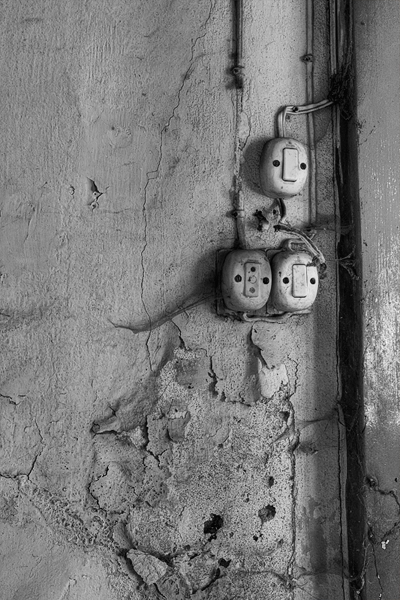 HDR-BW-interruttori-IMG_5484_5_6_tonemapped.jpg