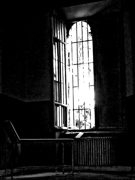 Horror-Volterra-Lettino.jpg