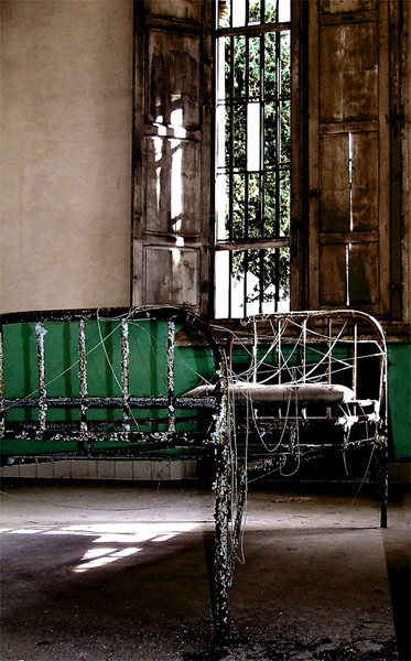Horror-Volterra-Letto.jpg