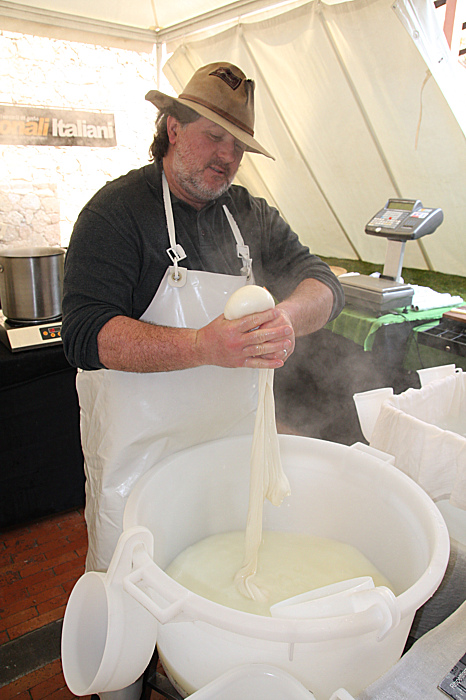 il mozzarellaro.jpg