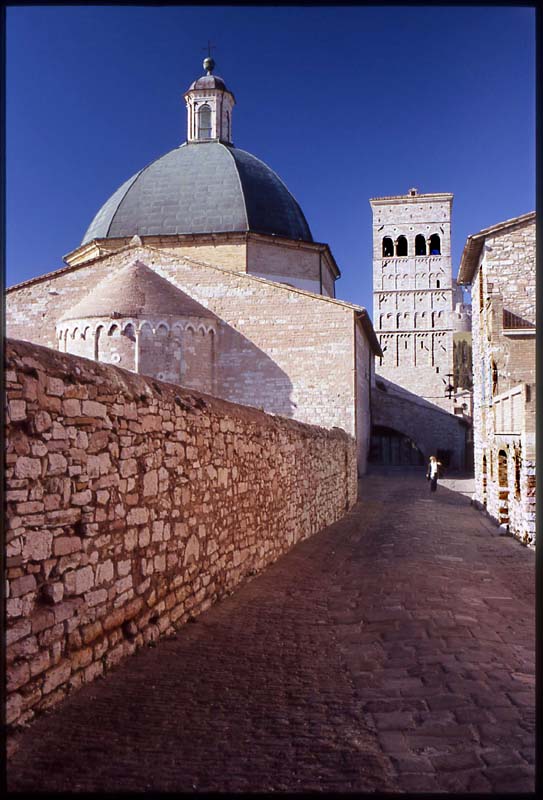 img036-m-r.jpg