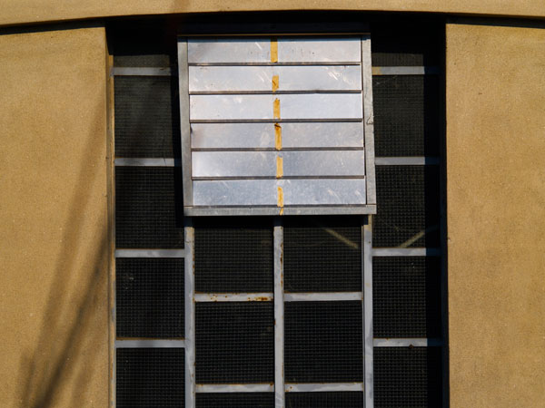 img2_e300_150mm_f2.jpg