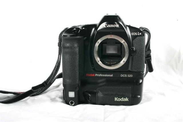 KODAK DCS 520-4 (Small).jpg