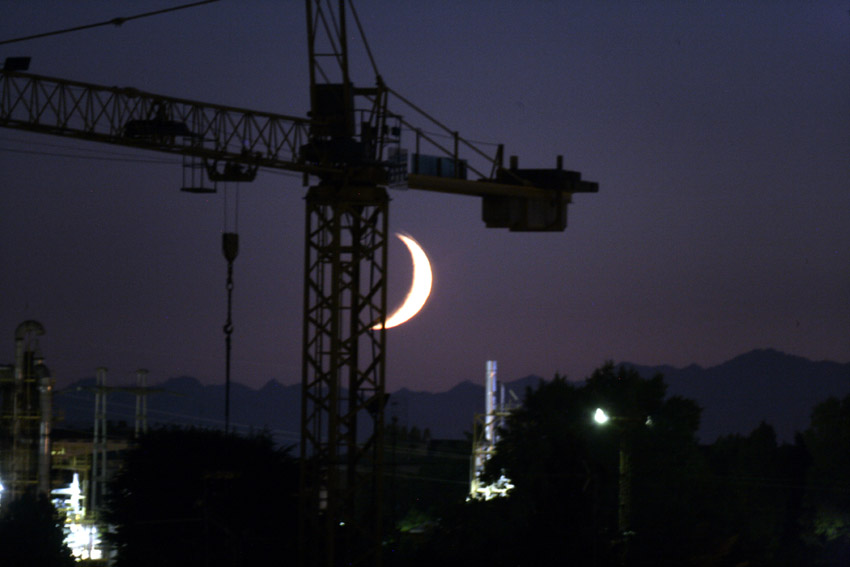 la luna ribussW.jpg