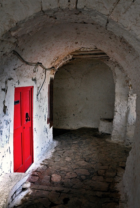 La porta rossa.jpg
