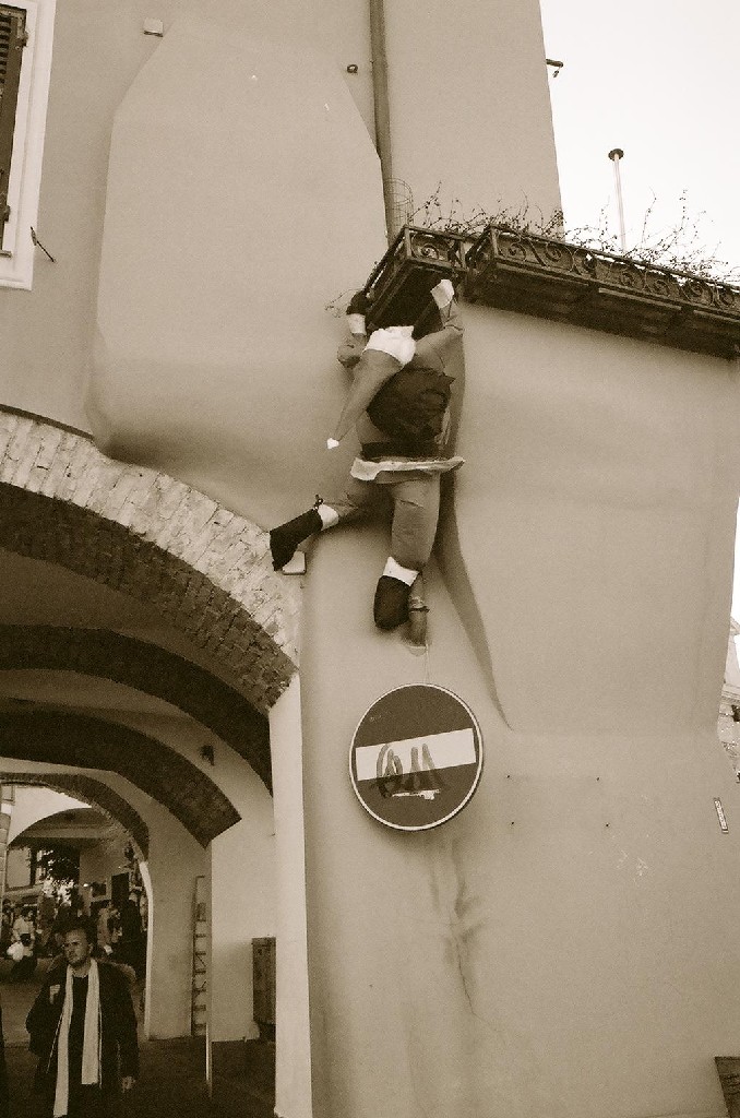 ladro.jpg