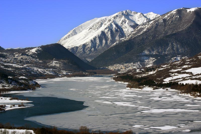 Lago-Barrea-con-Civitella-e.jpg