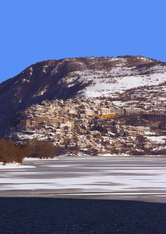 Lago-Barrea-con-Civitella.jpg