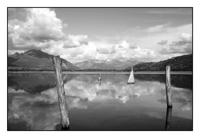 LAKEBW.jpg
