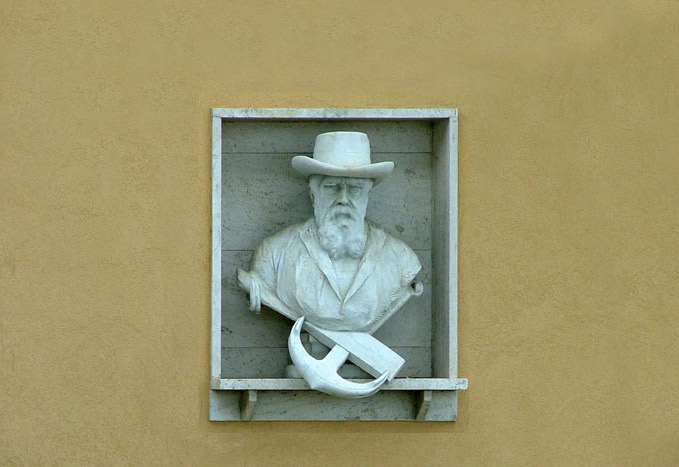 lapide-col.jpg