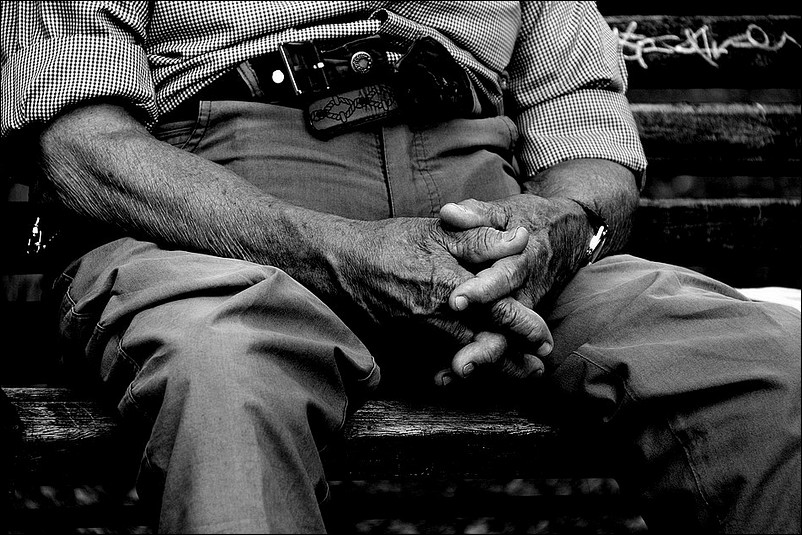 Le mani del pensionato (.jpg
