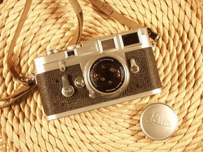 leica 1.jpg