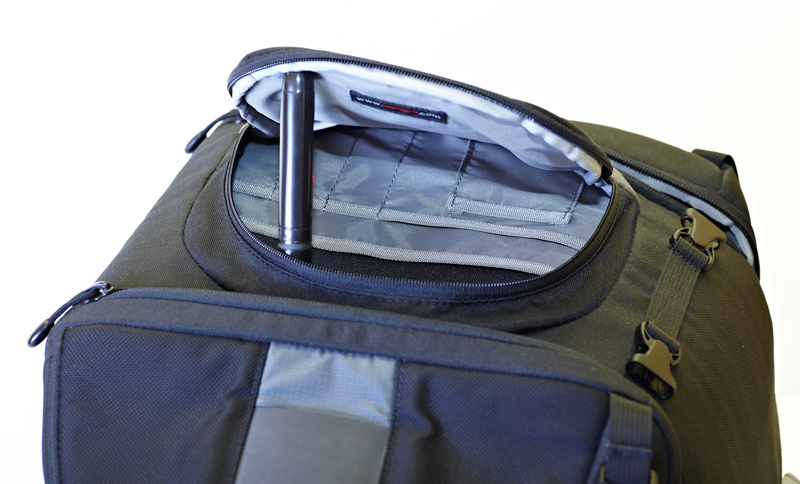 Lowepro-300_4.jpg