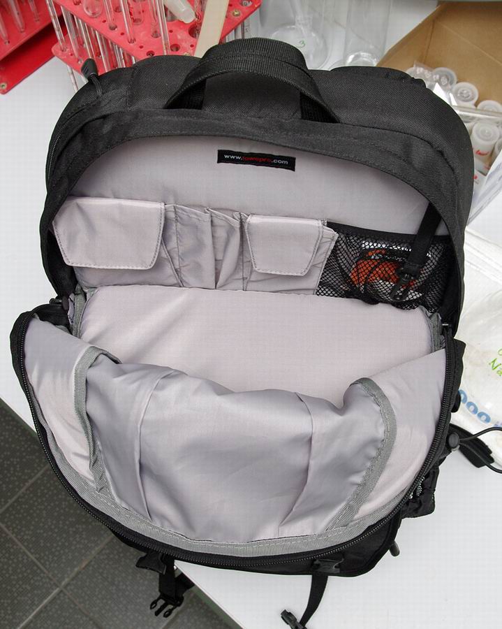 lowepro_04B.jpg