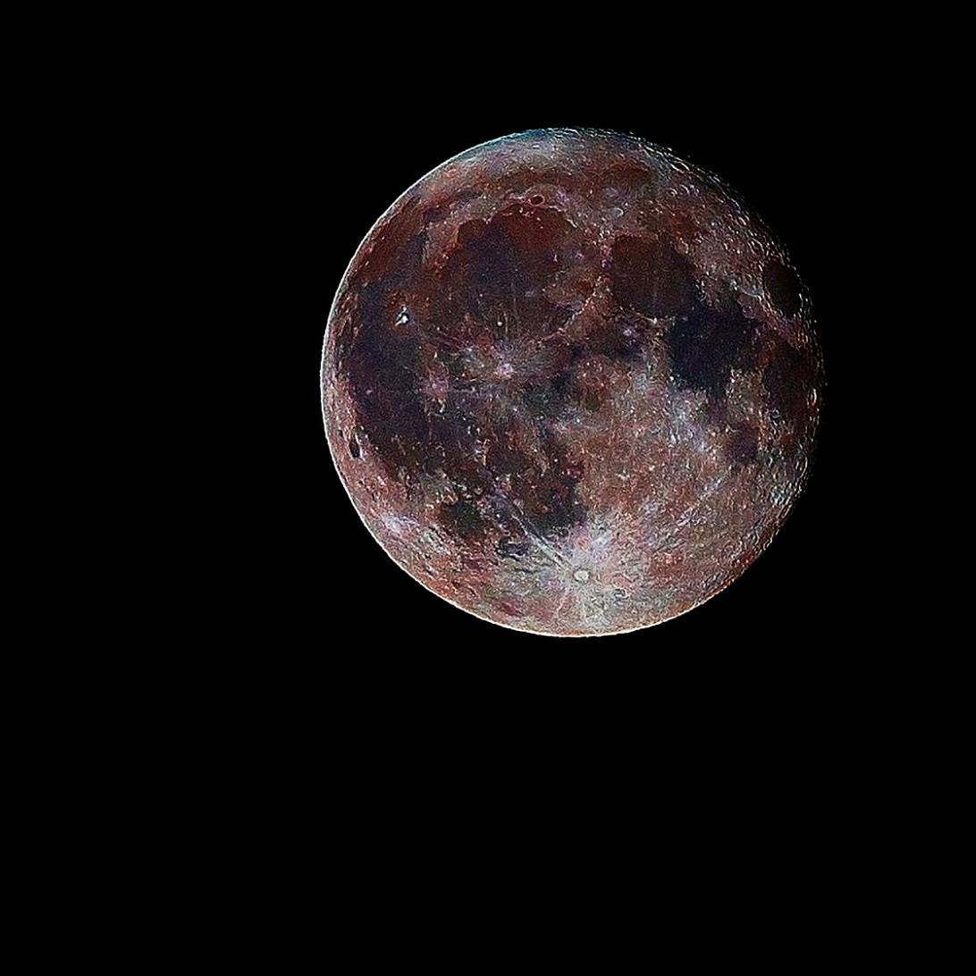 Luna a colori.jpg