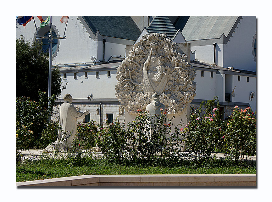 Madonna-dell'incoronata-1.jpg