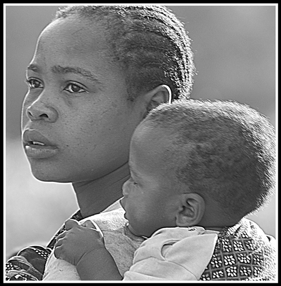 MAMMA-CON-BIMBA-4ud.jpg