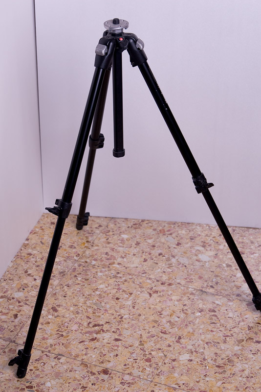 manfrotto_190_aperto.jpg