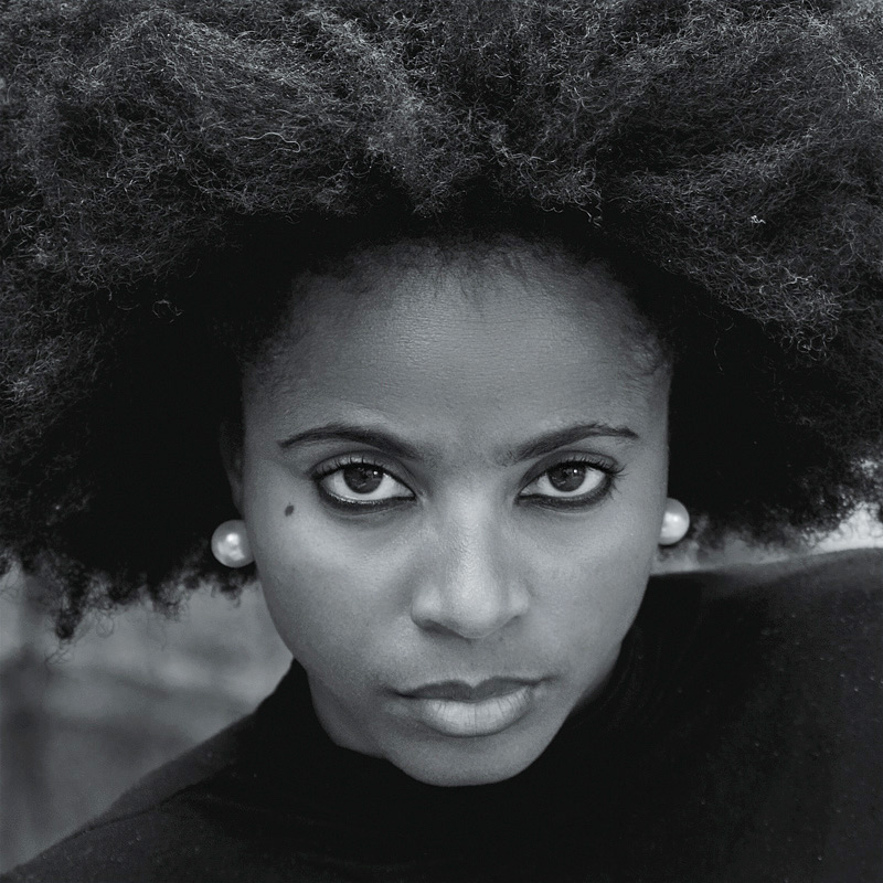 MARCIA-SQUARE-BN-2.jpg