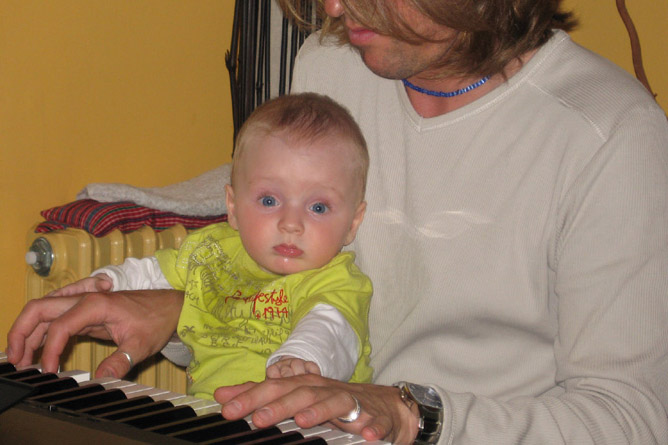 MatthewPiano32.jpg