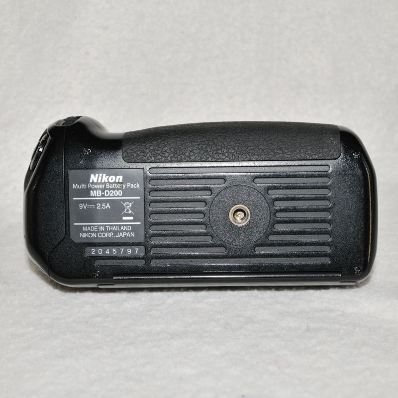MB-D200_03.jpg