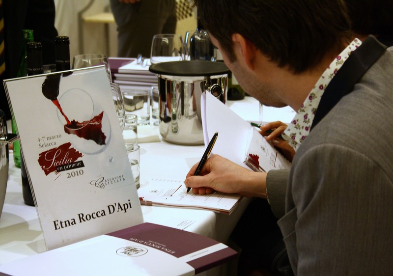 mini-asso vini - sicilia en primeur 2010 045sep.JPG