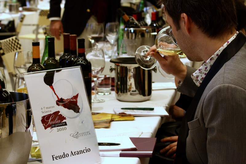mini-asso vini - sicilia en primeur 2010 107sep.JPG