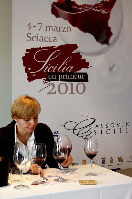 mini-asso vini - sicilia en primeur 2010 170sep.JPG