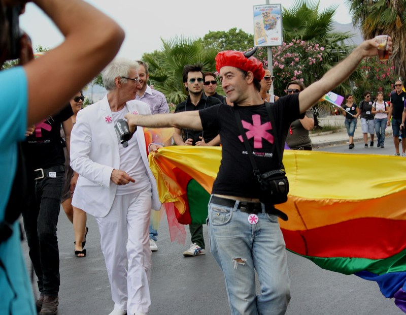 mini-gay pride 102.jpg