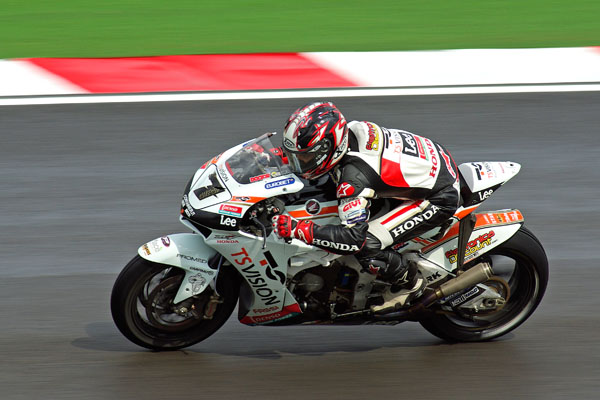 Misano 2007 MotoGP Checa 159.jpg