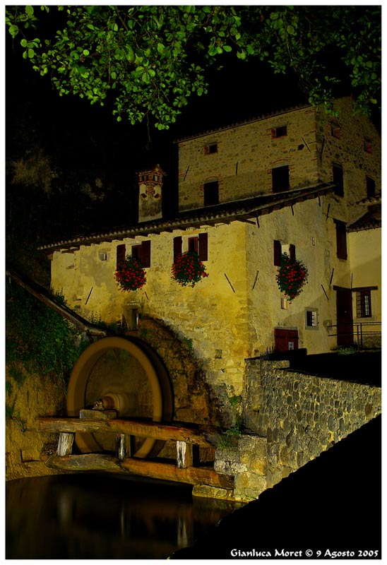 Molinetto-nott.-vert.-1.jpg