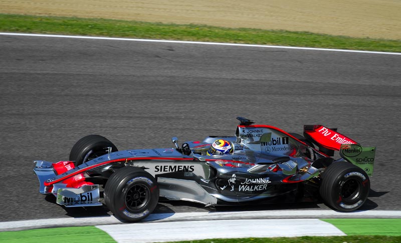 Montoya-1-ridotto.jpg