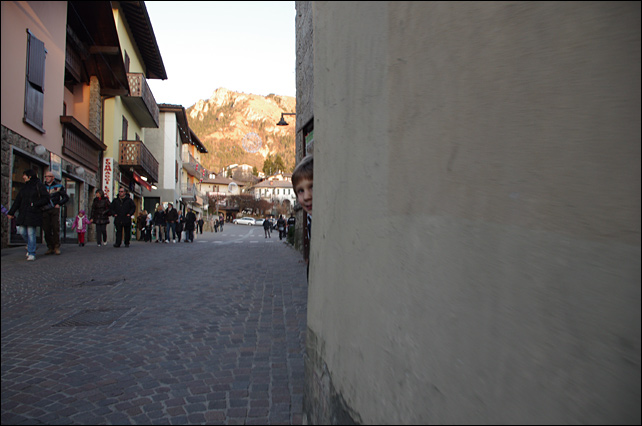 mountain_street_02.jpg
