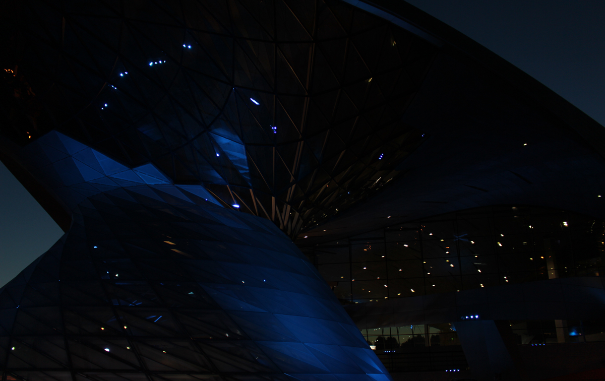 MuseoBMW0.jpg