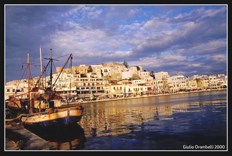 NAXOS1.JPG