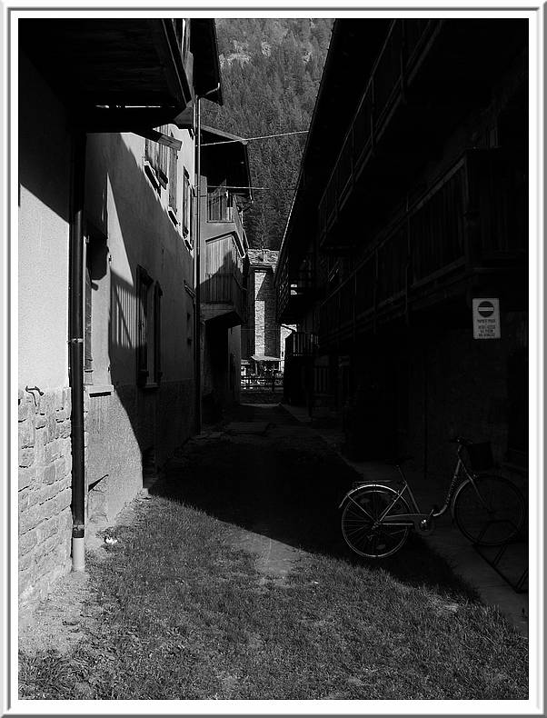 nel vicolo.jpg