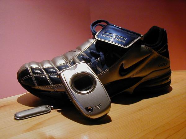nikecell.jpg