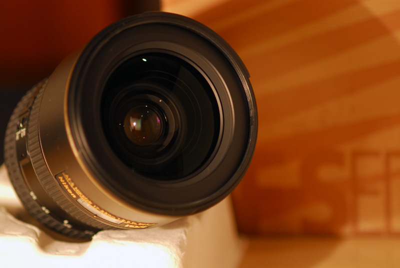 Nikkor_17_55_vetro.jpg