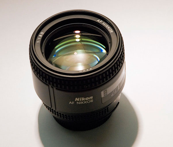 nikon-85mm2.jpg