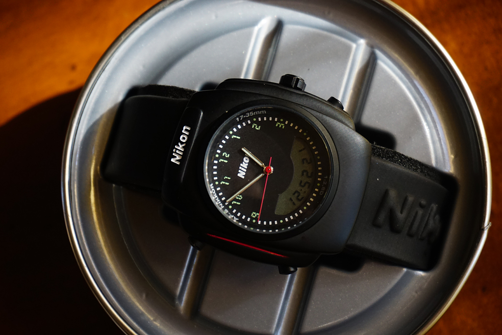 nikon-clock.jpg