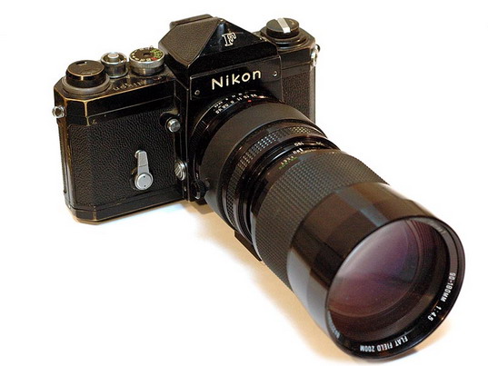 nikon-f-800.jpg