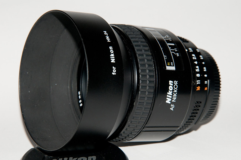 Nikon85-3-800.jpg